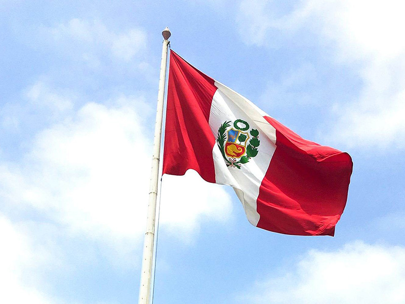Confeccion de Banderas de Peru